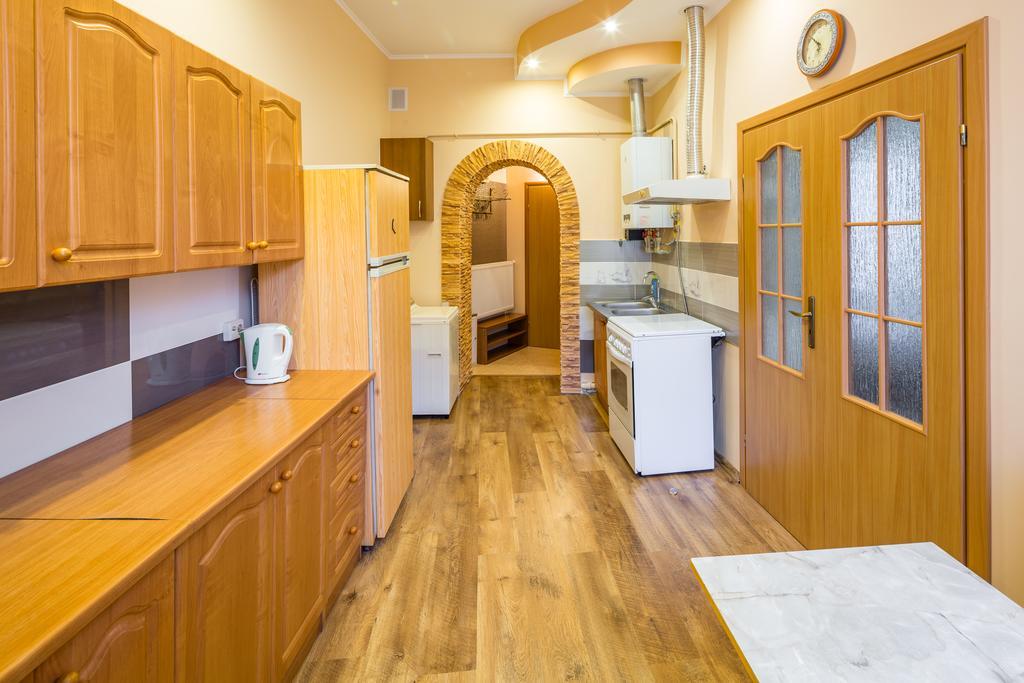 Rynok Square 5 Зі Світлом! Appartement Lviv Buitenkant foto
